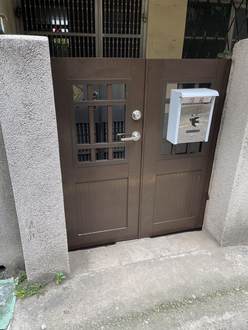 新竹自由路圍牆門